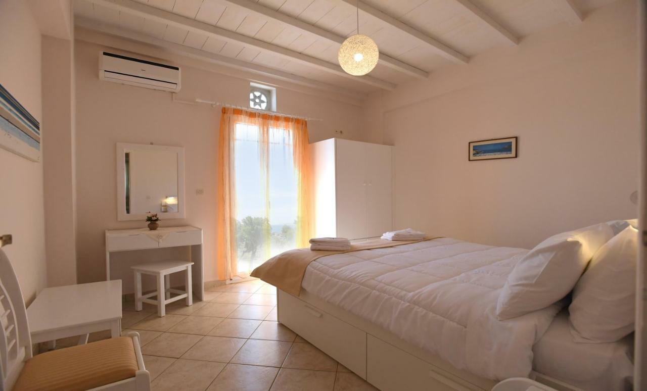 Nostos Beachfront Apartments & Studios Agios Loannis Exterior foto