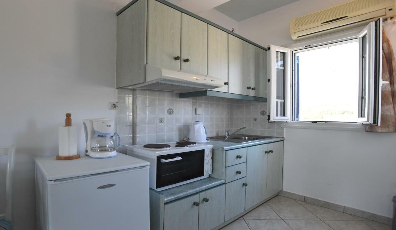 Nostos Beachfront Apartments & Studios Agios Loannis Exterior foto