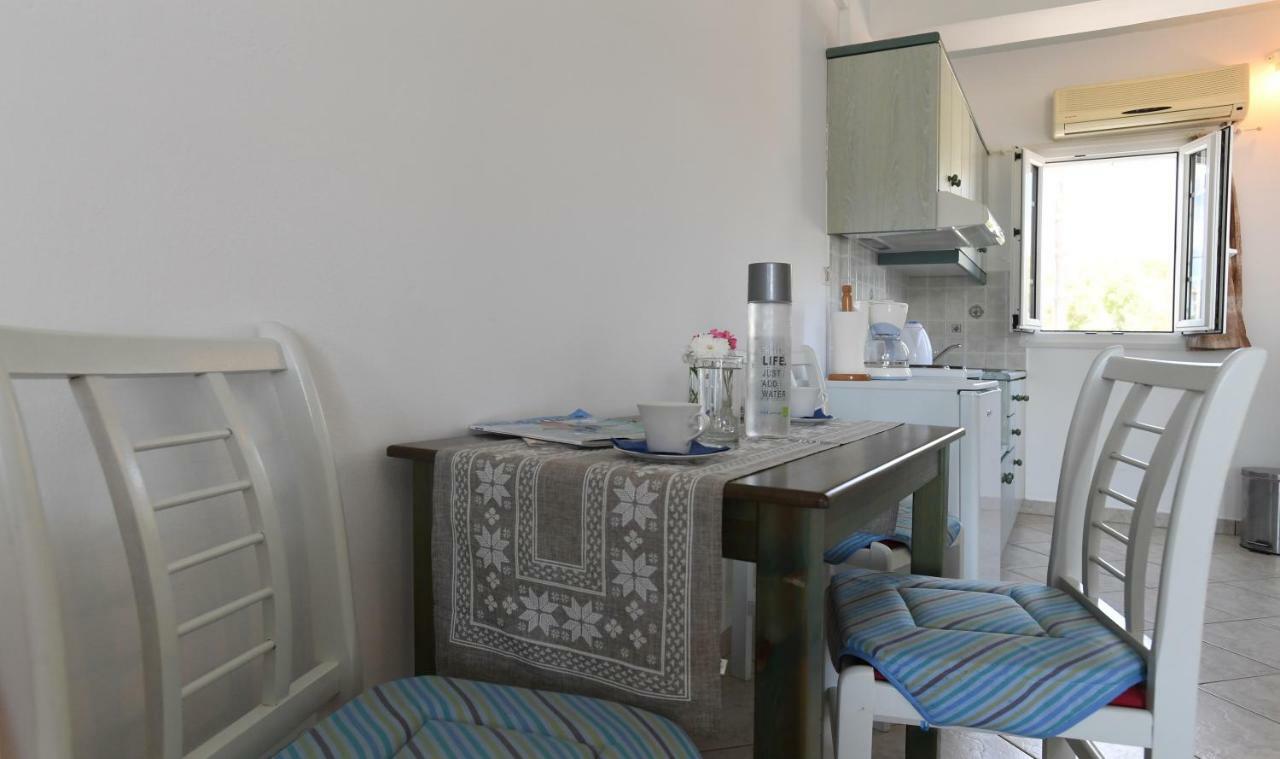 Nostos Beachfront Apartments & Studios Agios Loannis Exterior foto
